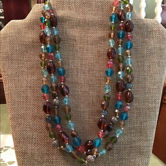 3 for $25! Beautiful 3 STRAND NECKLACE. - Picture 1 of 1